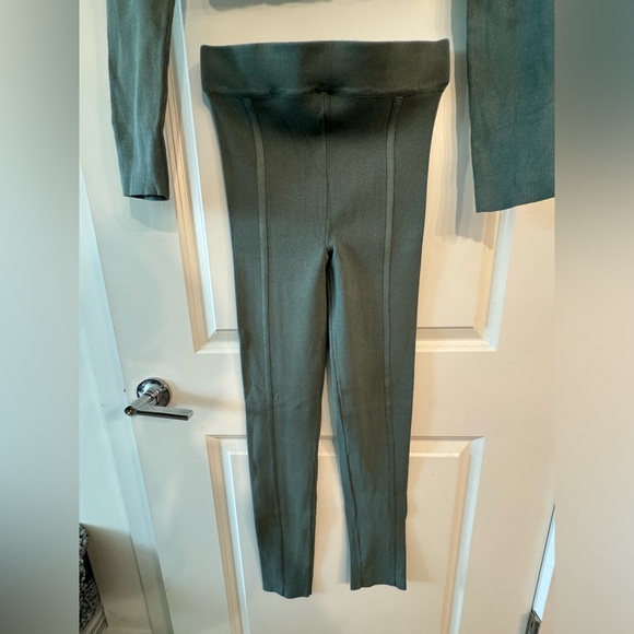 Fashion nova, two piece casual set. Size large. - Picture 3 of 5